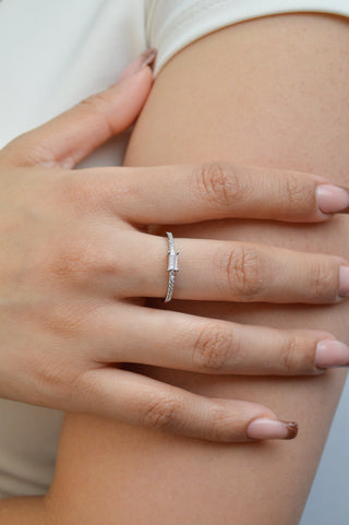 Anillo tipo compromiso plateado zirconia RA04012