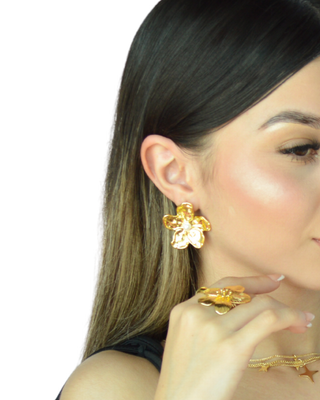 Arete de flor con perla ER06006