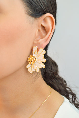 Arete flor 6 petalos beige ER05037