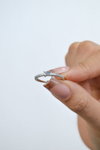 Anillo tipo compromiso plateado zirconia RA04012