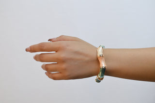 Brazalete esmaltado con torcido irregular multicolor (Verde, naranja, beige)  SB12010