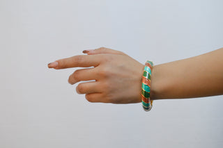 Brazalete esmaltado tricolor (cafe) linea diagonal SB12008