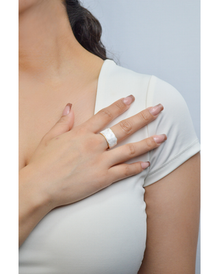 Anillo esmaltado chunky beige RA04019