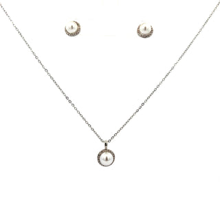 Juego plateado brillante con una perla blanca esférica FT03040
