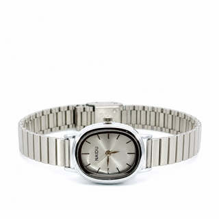 Reloj ovaldo naidu plateado diseño minimalista SB1601