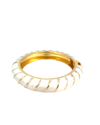 Brazalete esmaltado beige lineas diagonales SB12006
