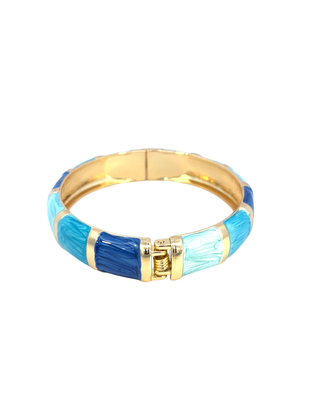 Brazalete esmaltado multicolor (azul cielo, marino y aqua) lineas rectas SB12004