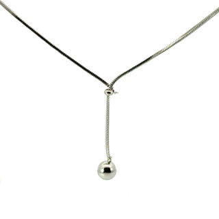 Collar con un diseño de estilo corbatero SN08010
