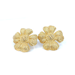 Arete de flor con texura de linea ER05007