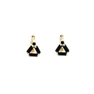 Huggie diseño de triangulo con piedra negra ER03047